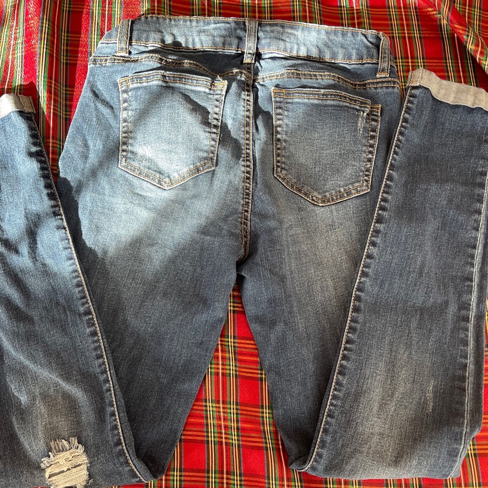 Juniors Ripped Jeans- Size 7 - Picture 8 of 10
